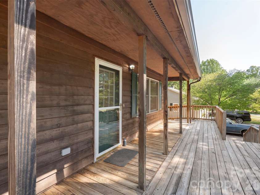 2008 Rock Springs Circle, Denver, NC 28037.  MLS# CAR4370068, YatesRealty ID 25417. 