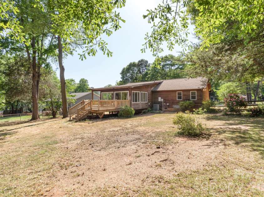 2008 Rock Springs Circle, Denver, NC 28037.  MLS# CAR4370068, YatesRealty ID 25417. 