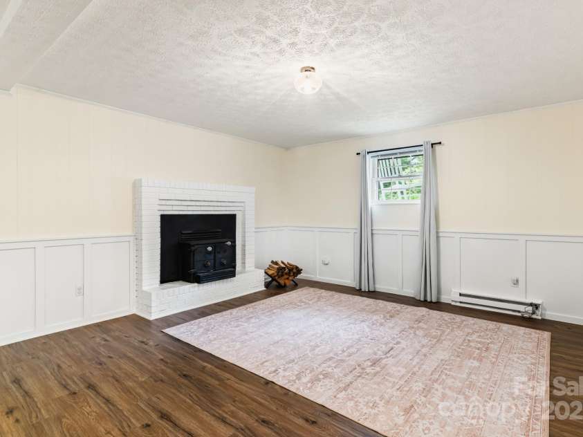 114 Greenfield Lane, Hendersonville, NC 28792.  MLS# CAR4269757, YatesRealty ID 25419. 