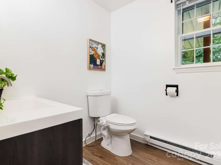 114 Greenfield Lane, Hendersonville, NC 28792.  MLS# CAR4269757, YatesRealty ID 25419. 