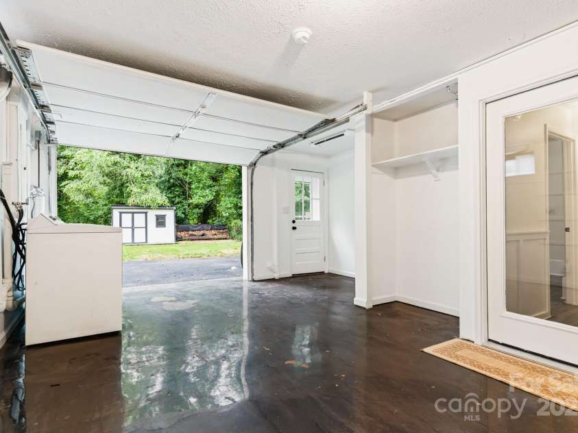 114 Greenfield Lane, Hendersonville, NC 28792.  MLS# CAR4269757, YatesRealty ID 25419. 