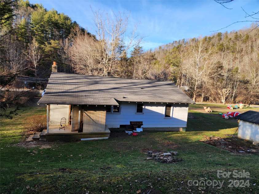 44 Little East Fork Road, Canton, NC 28716.  MLS# CAR4206844, YatesRealty ID 2542. 