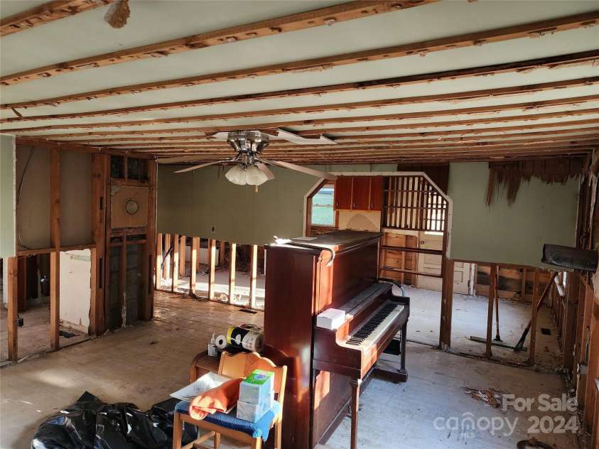 44 Little East Fork Road, Canton, NC 28716.  MLS# CAR4206844, YatesRealty ID 2542. 