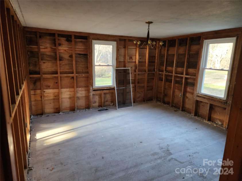 44 Little East Fork Road, Canton, NC 28716.  MLS# CAR4206844, YatesRealty ID 2542. 