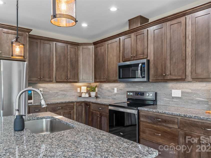 552 High Trail Drive, Nebo, NC 28761.  MLS# CAR4261103, YatesRealty ID 25420. 