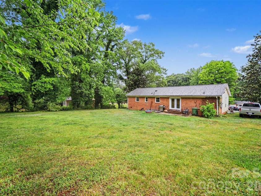 847 Chestnut Street, Stanley, NC 28164.  MLS# CAR4374037, YatesRealty ID 25420. 