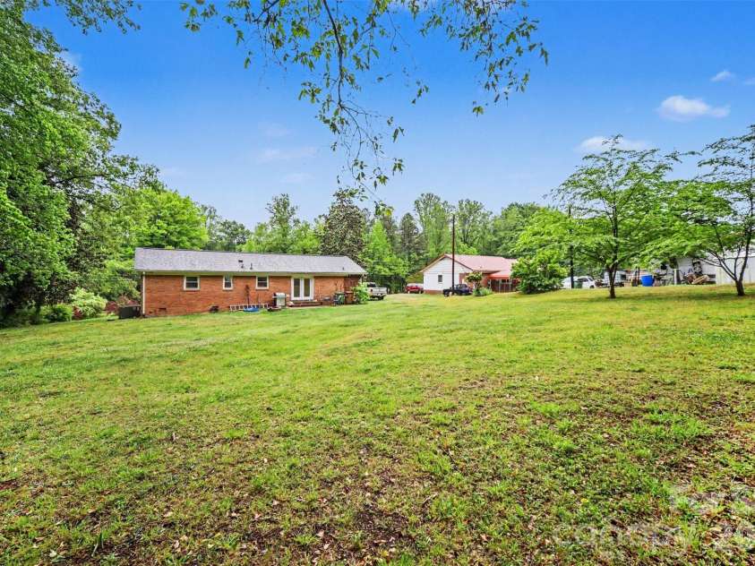 847 Chestnut Street, Stanley, NC 28164.  MLS# CAR4374037, YatesRealty ID 25420. 
