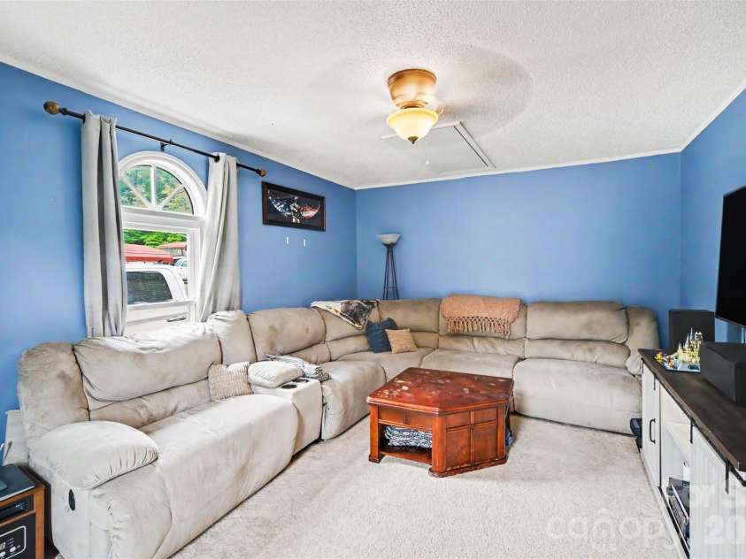 847 Chestnut Street, Stanley, NC 28164.  MLS# CAR4374037, YatesRealty ID 25420. 