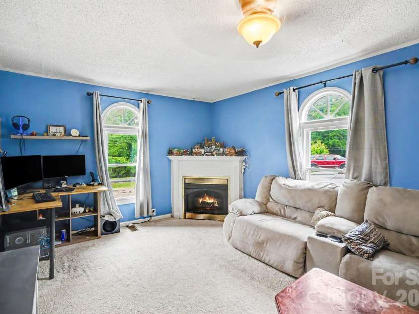 847 Chestnut Street, Stanley, NC 28164.  MLS# CAR4374037, YatesRealty ID 25420. 