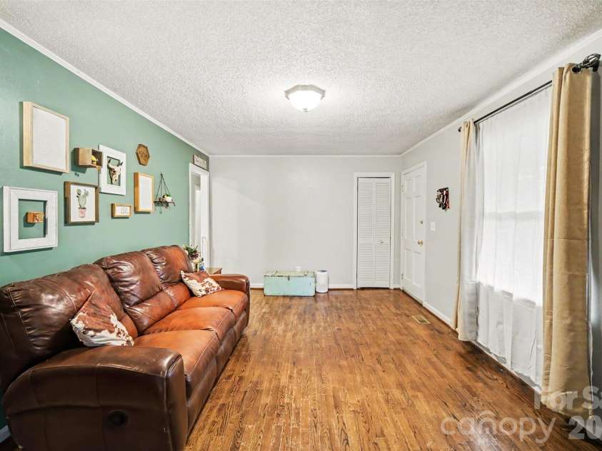 847 Chestnut Street, Stanley, NC 28164.  MLS# CAR4374037, YatesRealty ID 25420. 