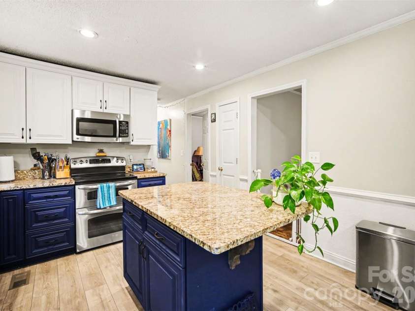 847 Chestnut Street, Stanley, NC 28164.  MLS# CAR4374037, YatesRealty ID 25420. 