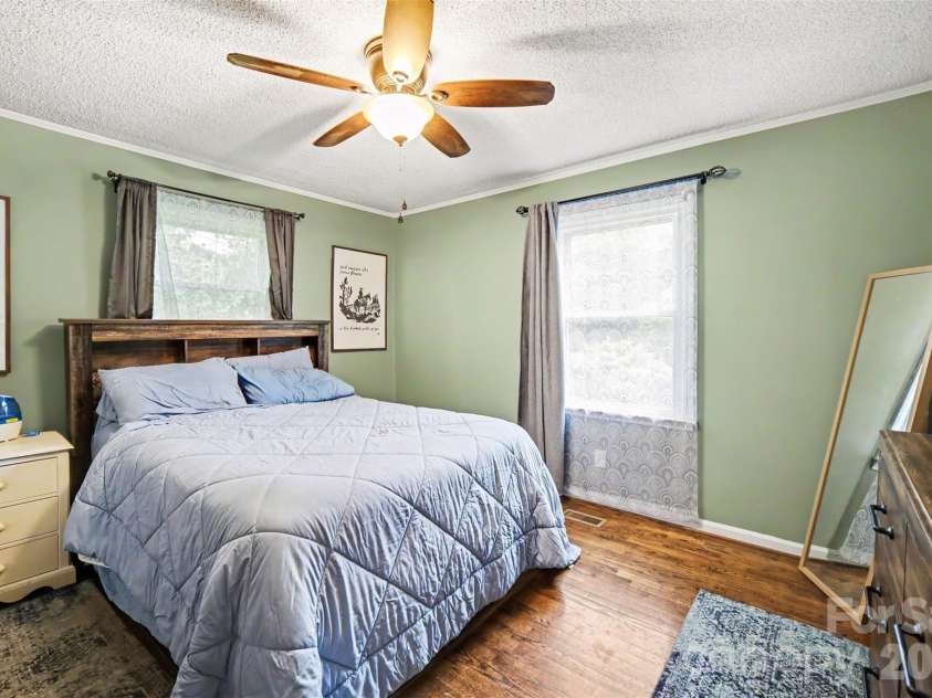 847 Chestnut Street, Stanley, NC 28164.  MLS# CAR4374037, YatesRealty ID 25420. 