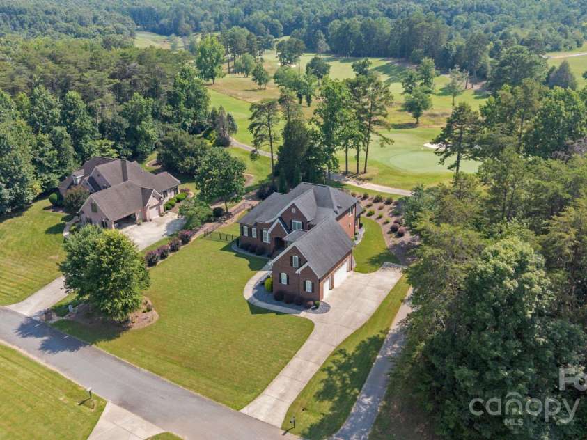 120 Cheyenne Lane, Statesville, NC 28677.  MLS# CAR4279452, YatesRealty ID 25421. 