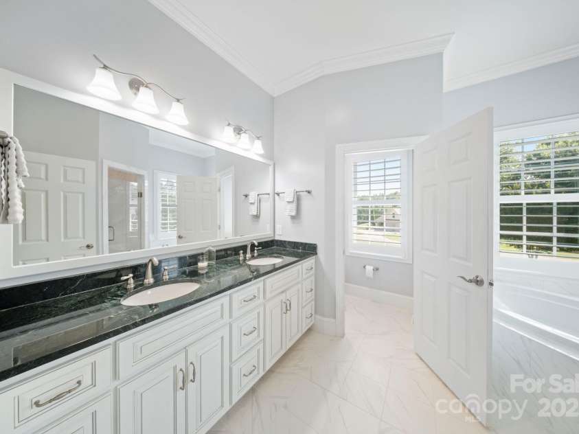 120 Cheyenne Lane, Statesville, NC 28677.  MLS# CAR4279452, YatesRealty ID 25421. Main Level Primary Bath EnSuite
