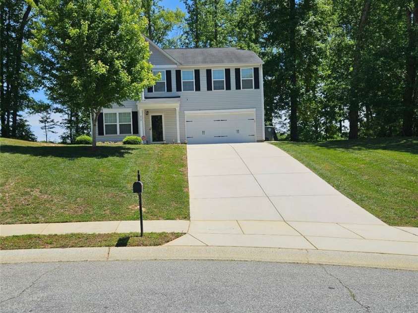 310 Askin Lane, Salisbury, NC 28146.  MLS# CAR4381077, YatesRealty ID 25421. 