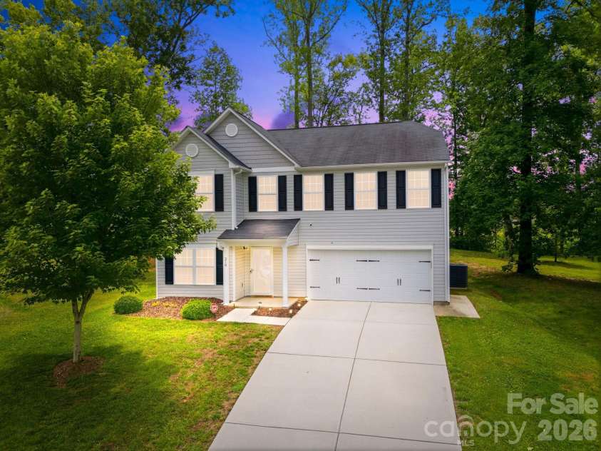 310 Askin Lane, Salisbury, NC 28146.  MLS# CAR4381077, YatesRealty ID 25421. 