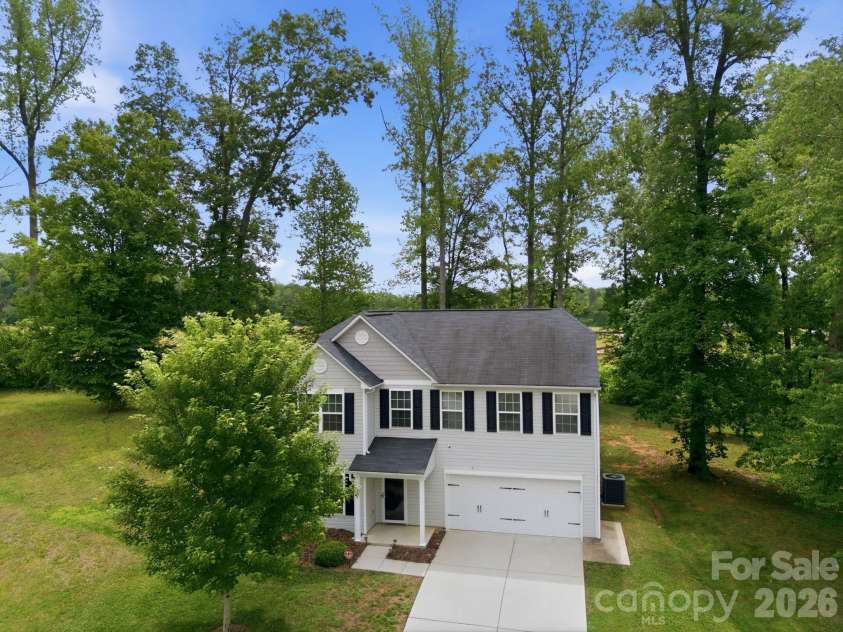 310 Askin Lane, Salisbury, NC 28146.  MLS# CAR4381077, YatesRealty ID 25421. 