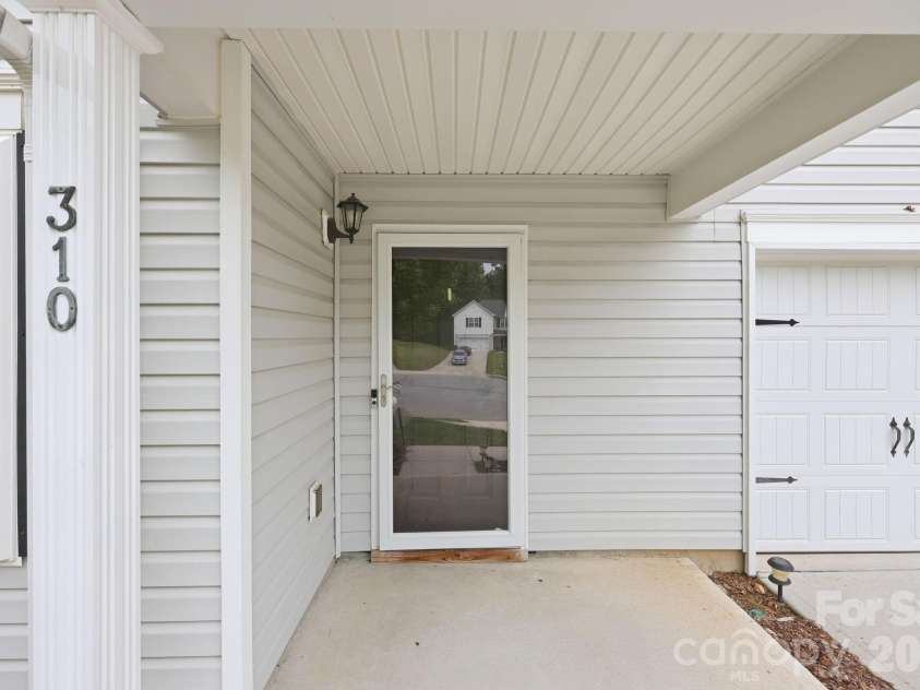 310 Askin Lane, Salisbury, NC 28146.  MLS# CAR4381077, YatesRealty ID 25421. 