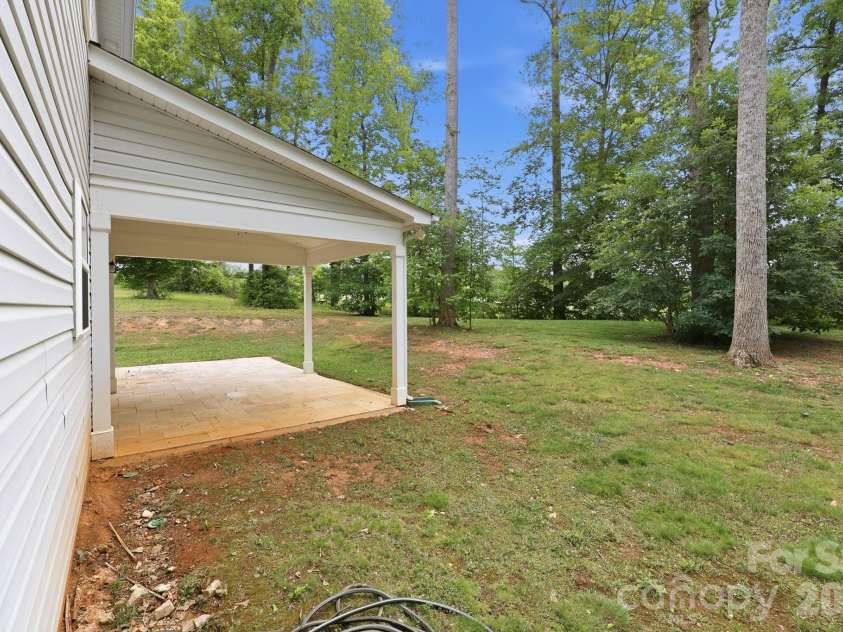 310 Askin Lane, Salisbury, NC 28146.  MLS# CAR4381077, YatesRealty ID 25421. 