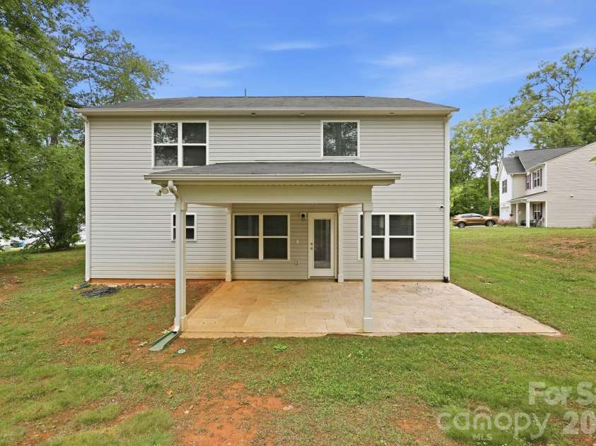 310 Askin Lane, Salisbury, NC 28146.  MLS# CAR4381077, YatesRealty ID 25421. 
