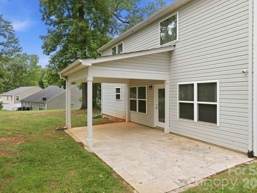 310 Askin Lane, Salisbury, NC 28146.  MLS# CAR4381077, YatesRealty ID 25421. 