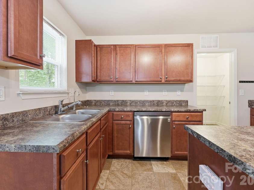 310 Askin Lane, Salisbury, NC 28146.  MLS# CAR4381077, YatesRealty ID 25421. 