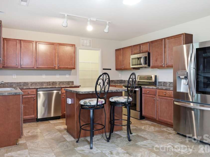 310 Askin Lane, Salisbury, NC 28146.  MLS# CAR4381077, YatesRealty ID 25421. 