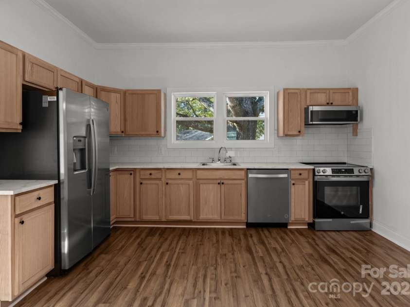 225 York Avenue, Kannapolis, NC 28083.  MLS# CAR4268715, YatesRealty ID 25422. 