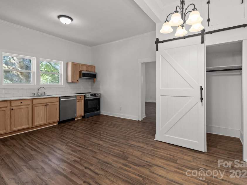 225 York Avenue, Kannapolis, NC 28083.  MLS# CAR4268715, YatesRealty ID 25422. 