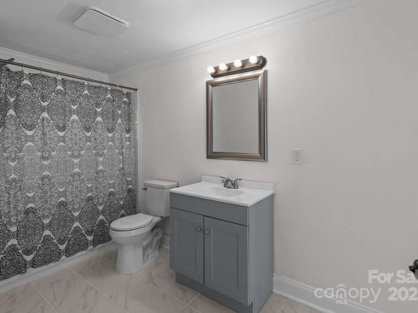 225 York Avenue, Kannapolis, NC 28083.  MLS# CAR4268715, YatesRealty ID 25422. 