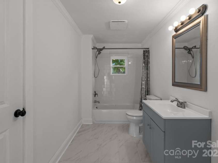 225 York Avenue, Kannapolis, NC 28083.  MLS# CAR4268715, YatesRealty ID 25422. 