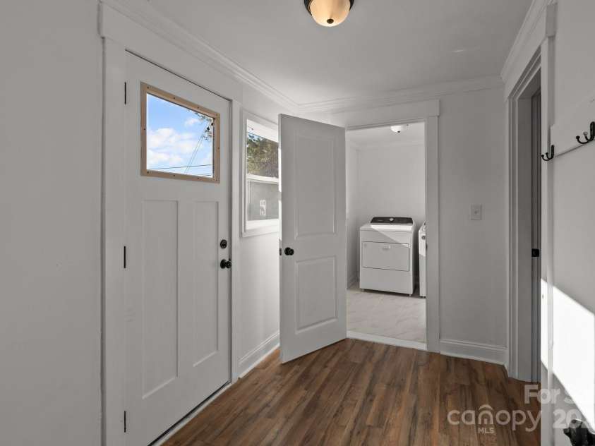 225 York Avenue, Kannapolis, NC 28083.  MLS# CAR4268715, YatesRealty ID 25422. 