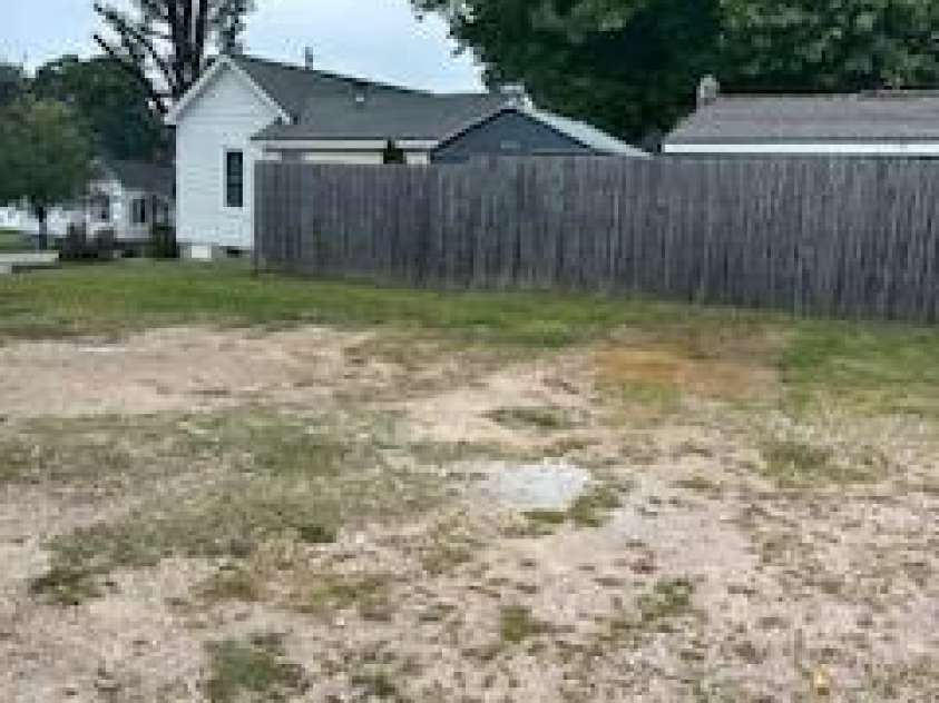 225 York Avenue, Kannapolis, NC 28083.  MLS# CAR4268715, YatesRealty ID 25422. 