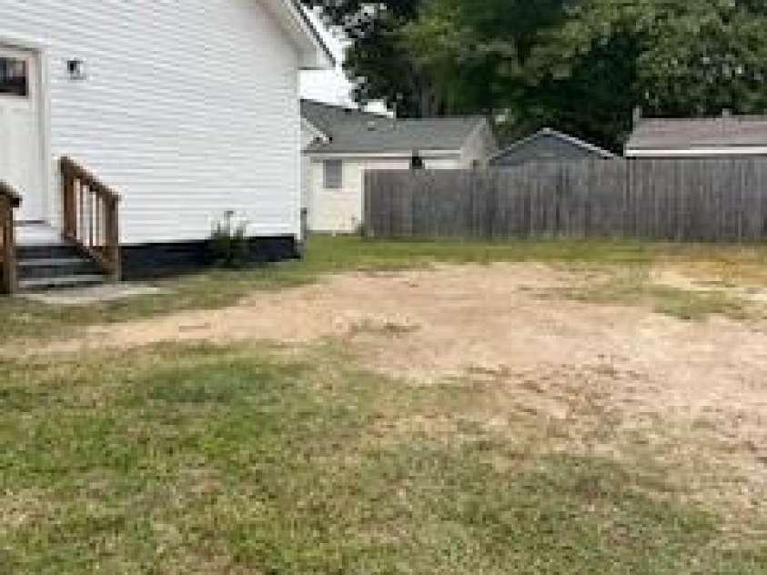 225 York Avenue, Kannapolis, NC 28083.  MLS# CAR4268715, YatesRealty ID 25422. 