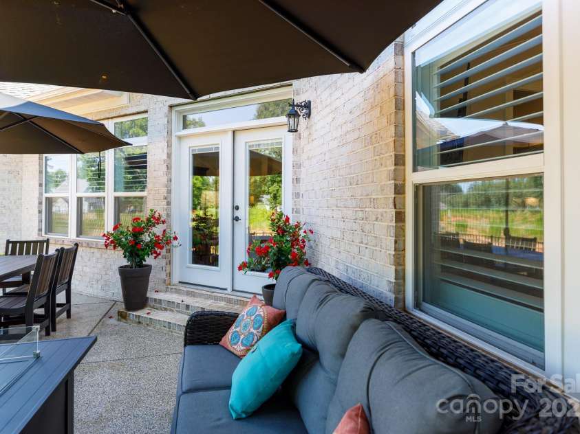 3006 Constitution Lane, Gastonia, NC 28056.  MLS# CAR4314652, YatesRealty ID 25424. 