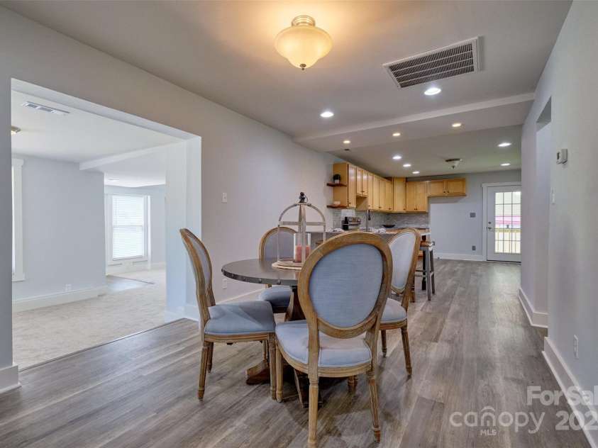 2039 California Road, York, SC 29745.  MLS# CAR4205093, YatesRealty ID 25426. 