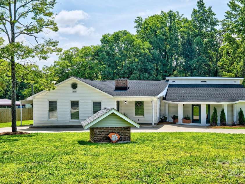 2039 California Road, York, SC 29745.  MLS# CAR4205093, YatesRealty ID 25426. 