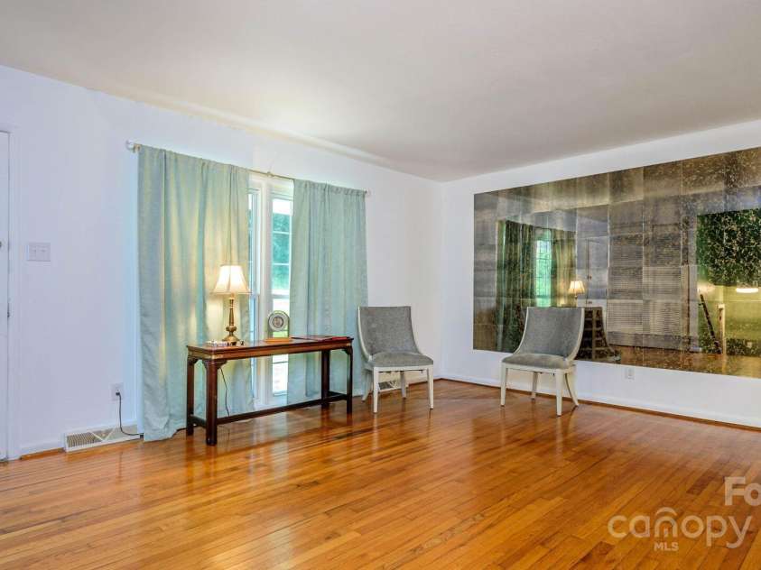 51 Bell Road, Asheville, NC 28805.  MLS# CAR4280056, YatesRealty ID 25427. 