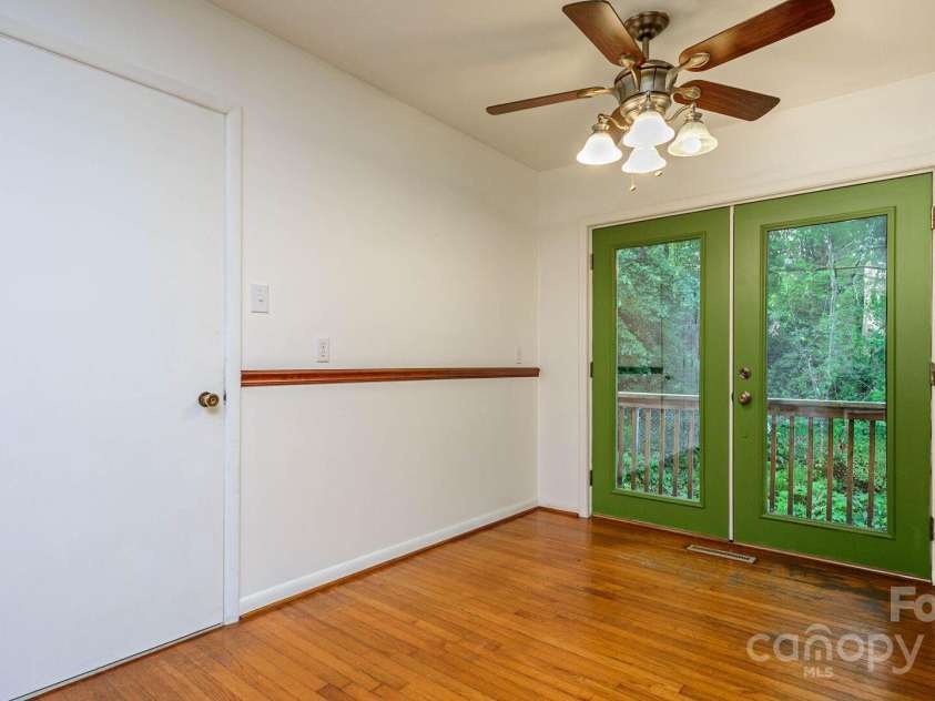 51 Bell Road, Asheville, NC 28805.  MLS# CAR4280056, YatesRealty ID 25427. 
