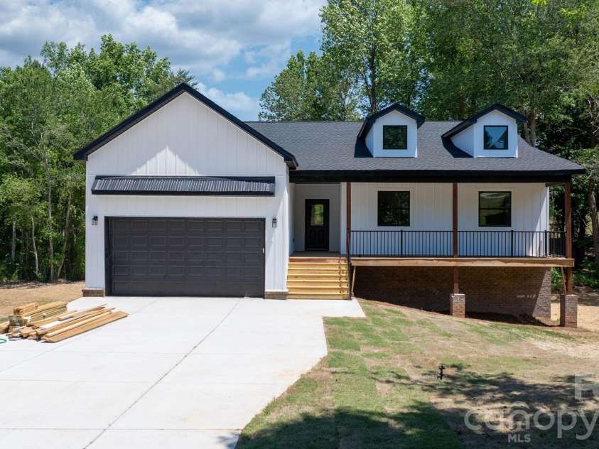 47 Tennyson Drive, Taylorsville, NC 28681.  MLS# CAR4381105, YatesRealty ID 25428. 