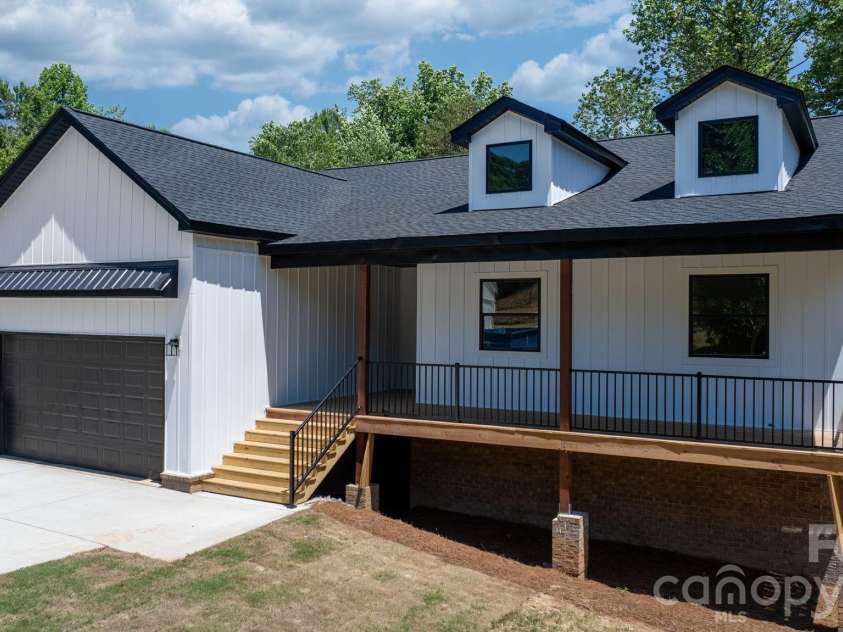 47 Tennyson Drive, Taylorsville, NC 28681.  MLS# CAR4381105, YatesRealty ID 25428. 