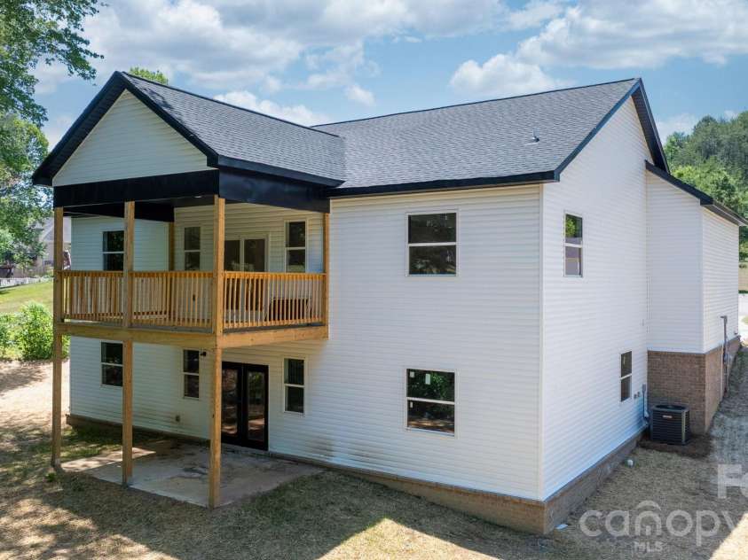 47 Tennyson Drive, Taylorsville, NC 28681.  MLS# CAR4381105, YatesRealty ID 25428. 
