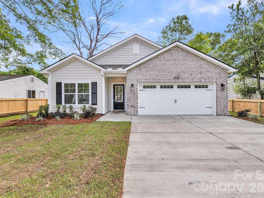 344 Kelly Avenue, Mooresville, NC 28115.  MLS# CAR4377784, YatesRealty ID 25429. Representation