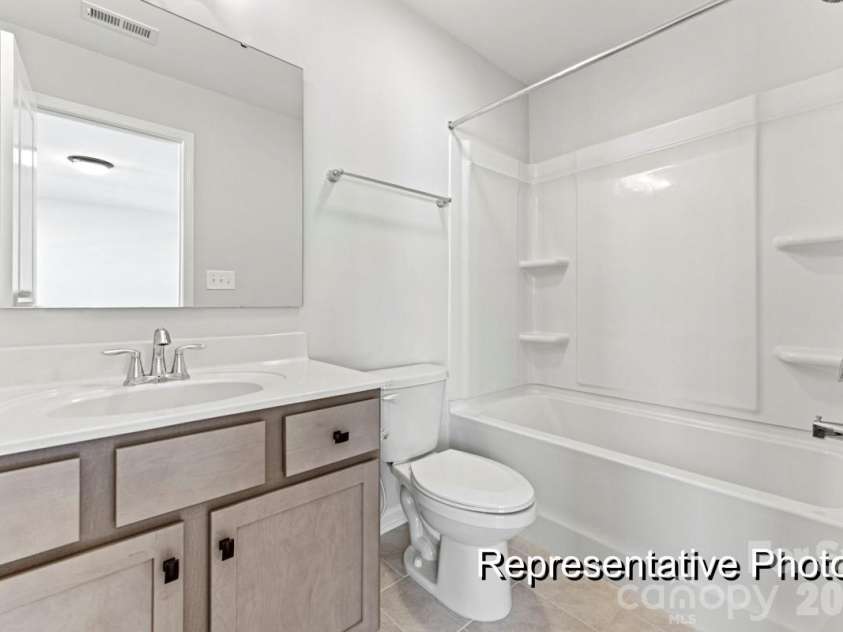 1846 Hunter Oaks Lane, Lincolnton, NC 28092.  MLS# CAR4338028, YatesRealty ID 2543. 