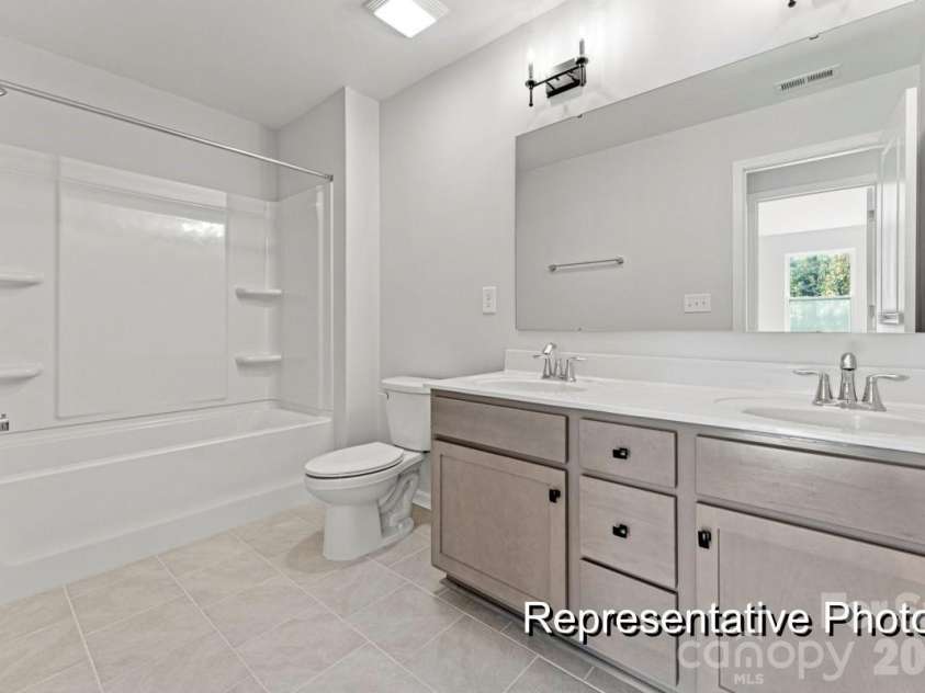 1846 Hunter Oaks Lane, Lincolnton, NC 28092.  MLS# CAR4338028, YatesRealty ID 2543. 