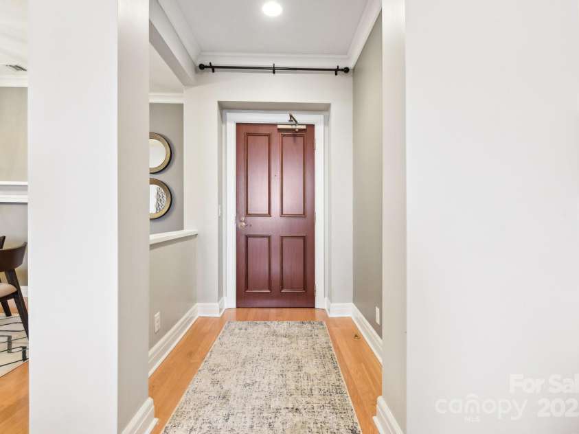 572 Church Street, Charlotte, NC 28202.  MLS# CAR4222410, YatesRealty ID 2543. 