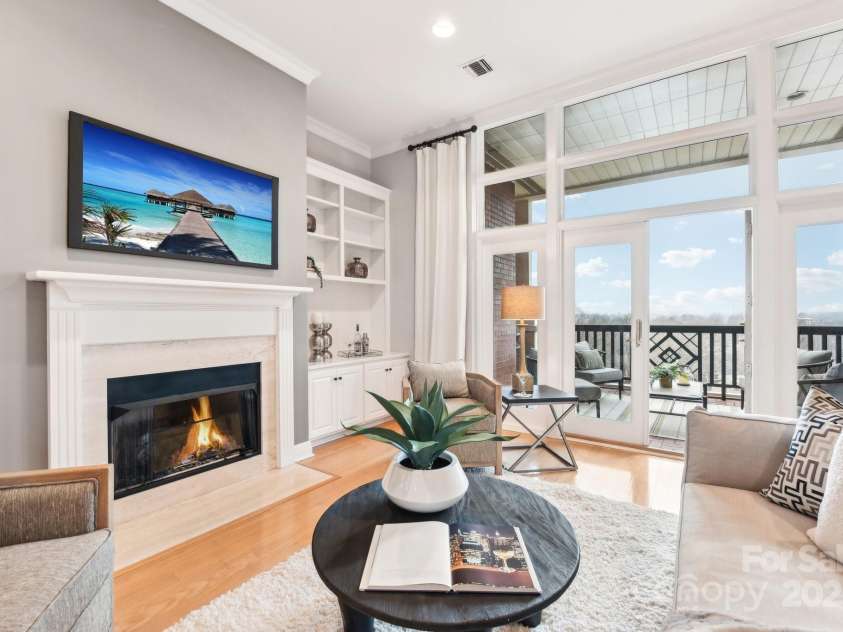 572 Church Street, Charlotte, NC 28202.  MLS# CAR4222410, YatesRealty ID 2543. 