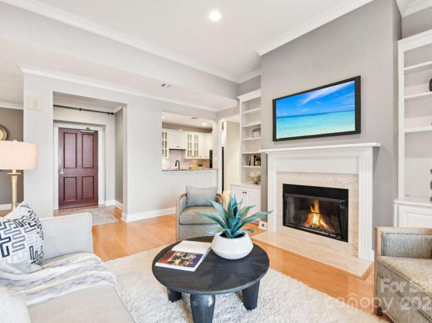 572 Church Street, Charlotte, NC 28202.  MLS# CAR4222410, YatesRealty ID 2543. 