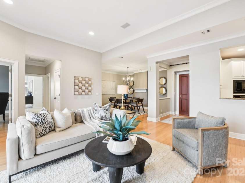 572 Church Street, Charlotte, NC 28202.  MLS# CAR4222410, YatesRealty ID 2543. 