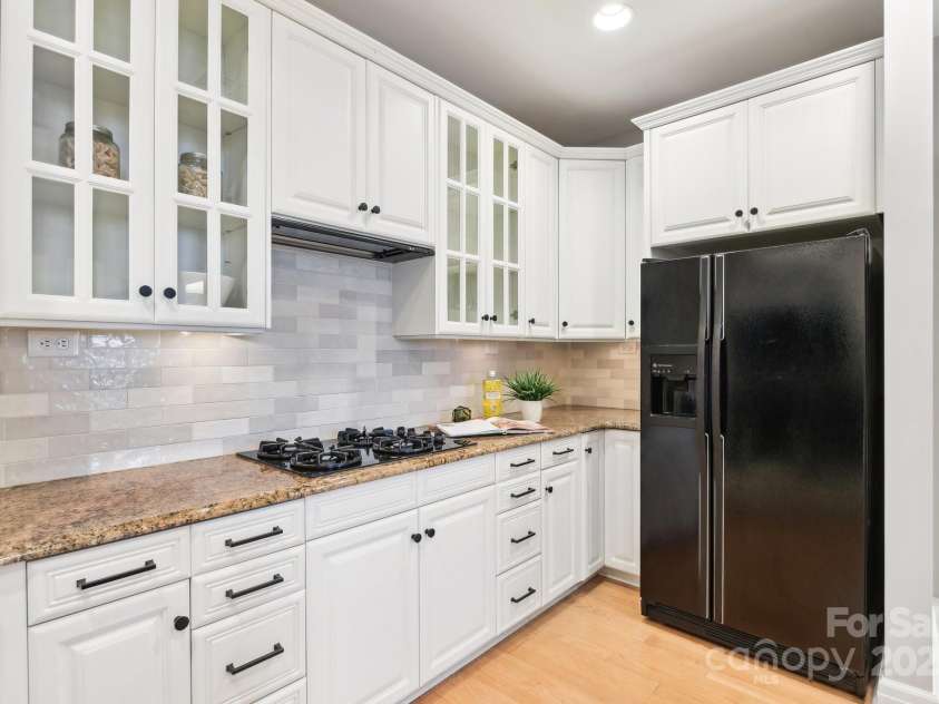 572 Church Street, Charlotte, NC 28202.  MLS# CAR4222410, YatesRealty ID 2543. 